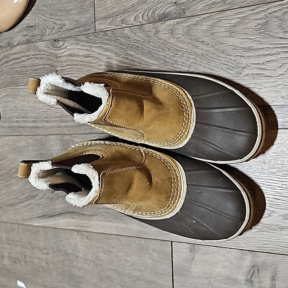 2/$20 Eddie Bauer Slip On Water Weather Edge Boots - Size 8 - Picture 1 of 4